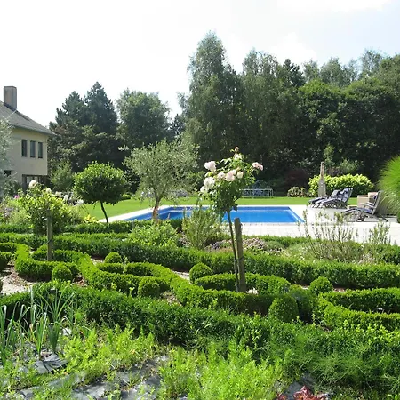 Au Grenier Bed & Breakfast 5*