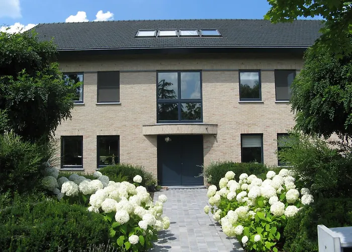 فندق مبيت وإفطار Au Grenier 5*