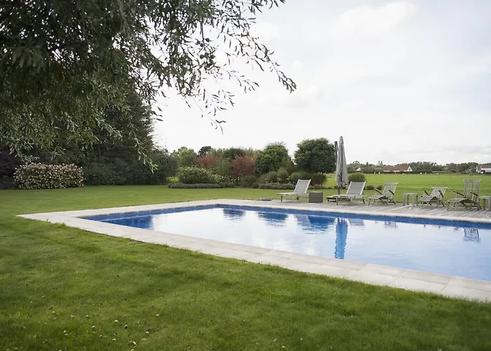 Au Grenier 5* خنت